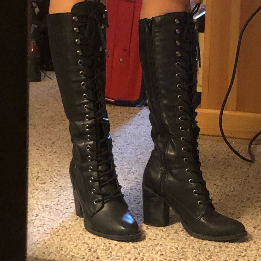 Black heeled winter boots - Picture 3 of 3
